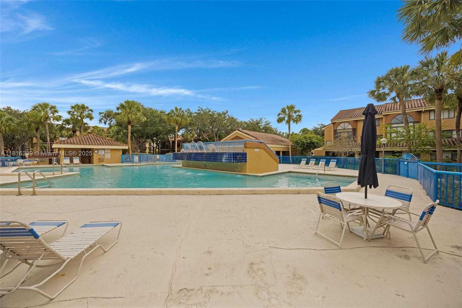 Small Image of 15499 NORTH MIAMI LAKEWAY N #208, Miami Lakes Number 36