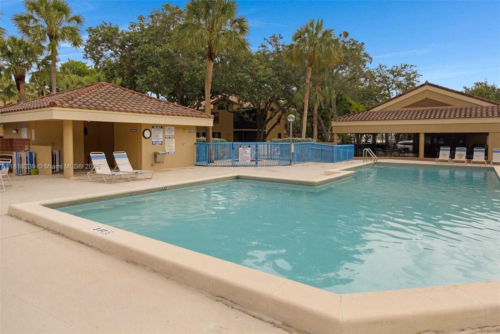 Small Image of 15499 NORTH MIAMI LAKEWAY N #208, Miami Lakes Number 38