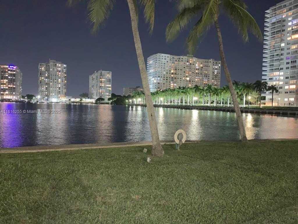 Small Image of 18151 NE 31st Ct, Aventura, FL 33160, USA Number 33