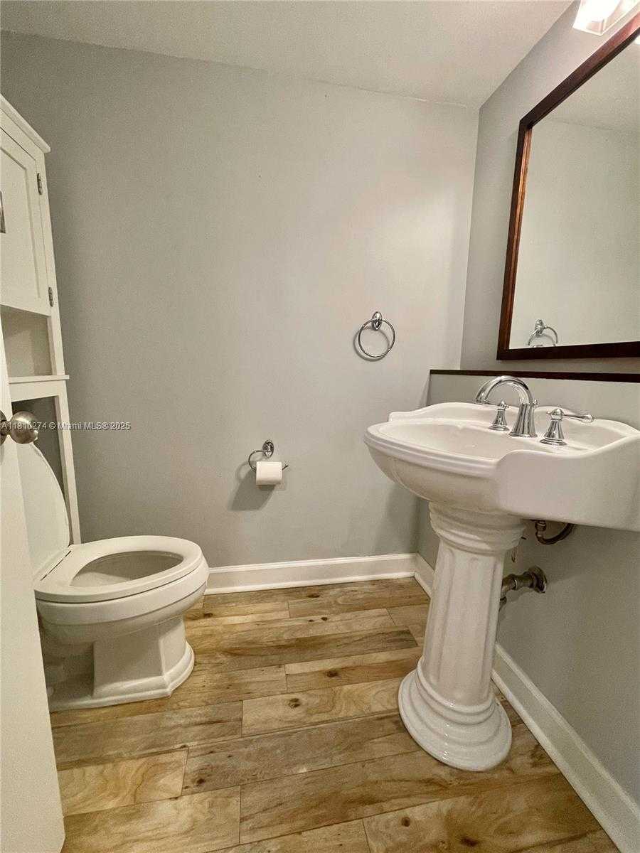 Small Image of 2751 TAFT ST #107, Hollywood Number 10