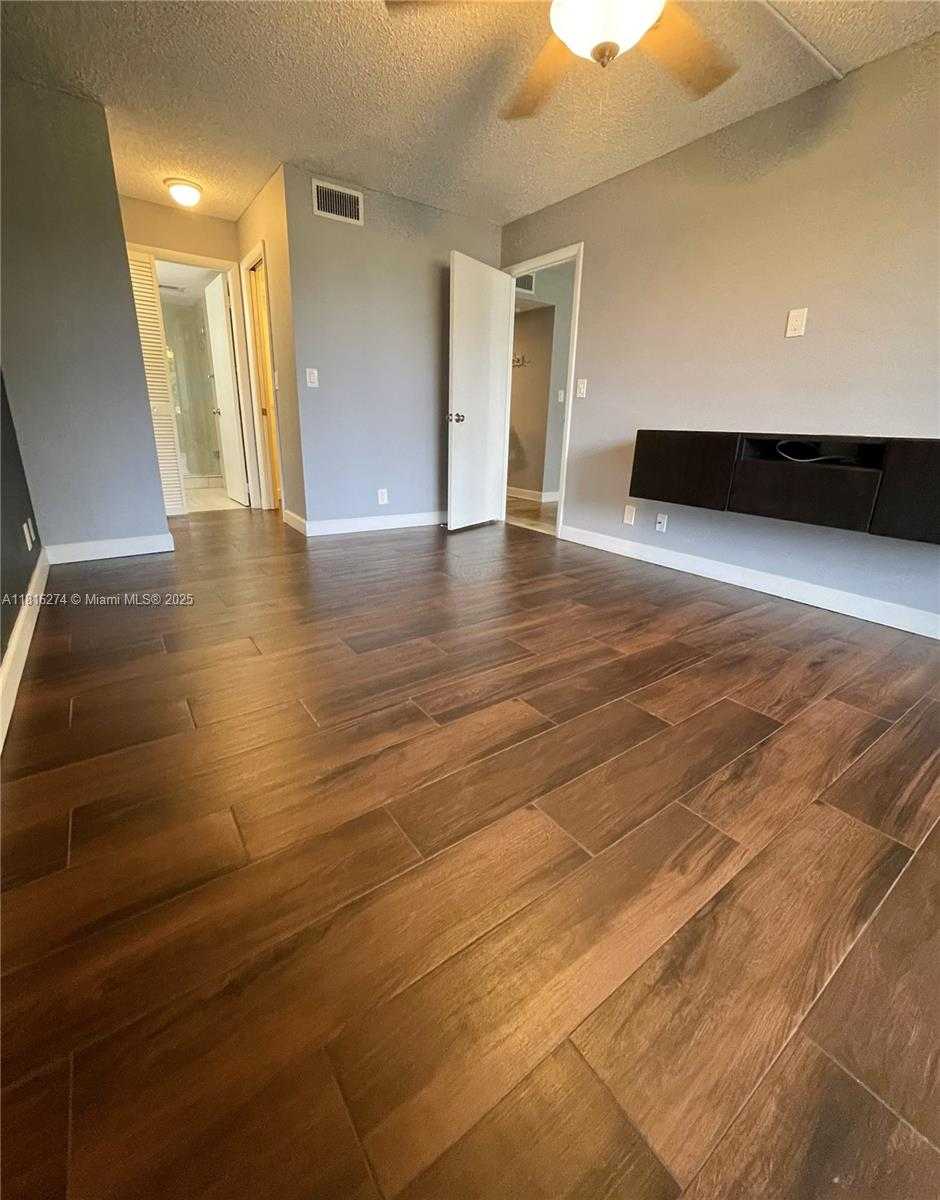 Small Image of 2751 TAFT ST #107, Hollywood Number 5