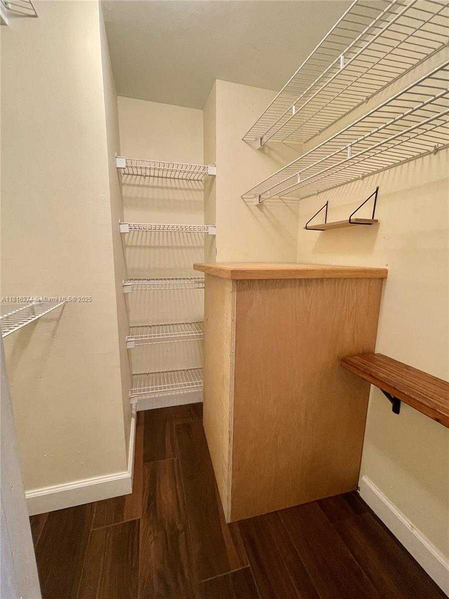 Small Image of 2751 TAFT ST #107, Hollywood Number 7