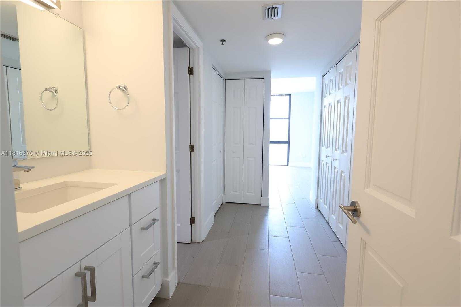 Small Image of 20515 EAST COUNTRY CLUB DR #543, Aventura Number 9