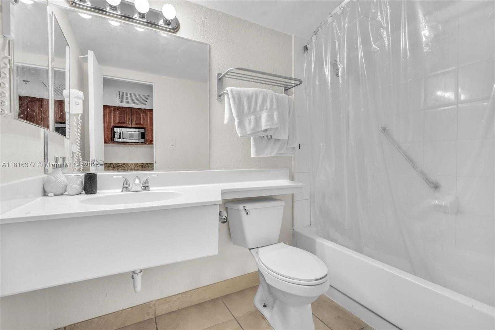 Small Image of 19201 COLLINS AVE #326, Sunny Isles Beach Number 6