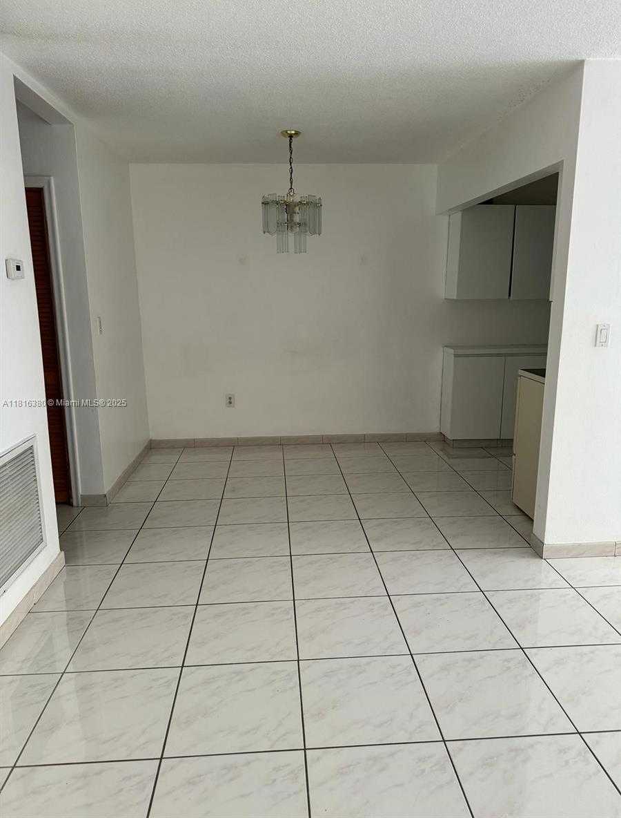 Small Image of 1747 RODMAN ST #203, Hollywood Number 3