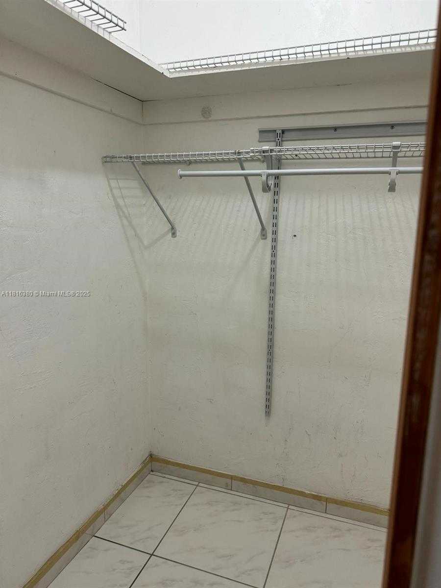 Small Image of 1747 RODMAN ST #203, Hollywood Number 6