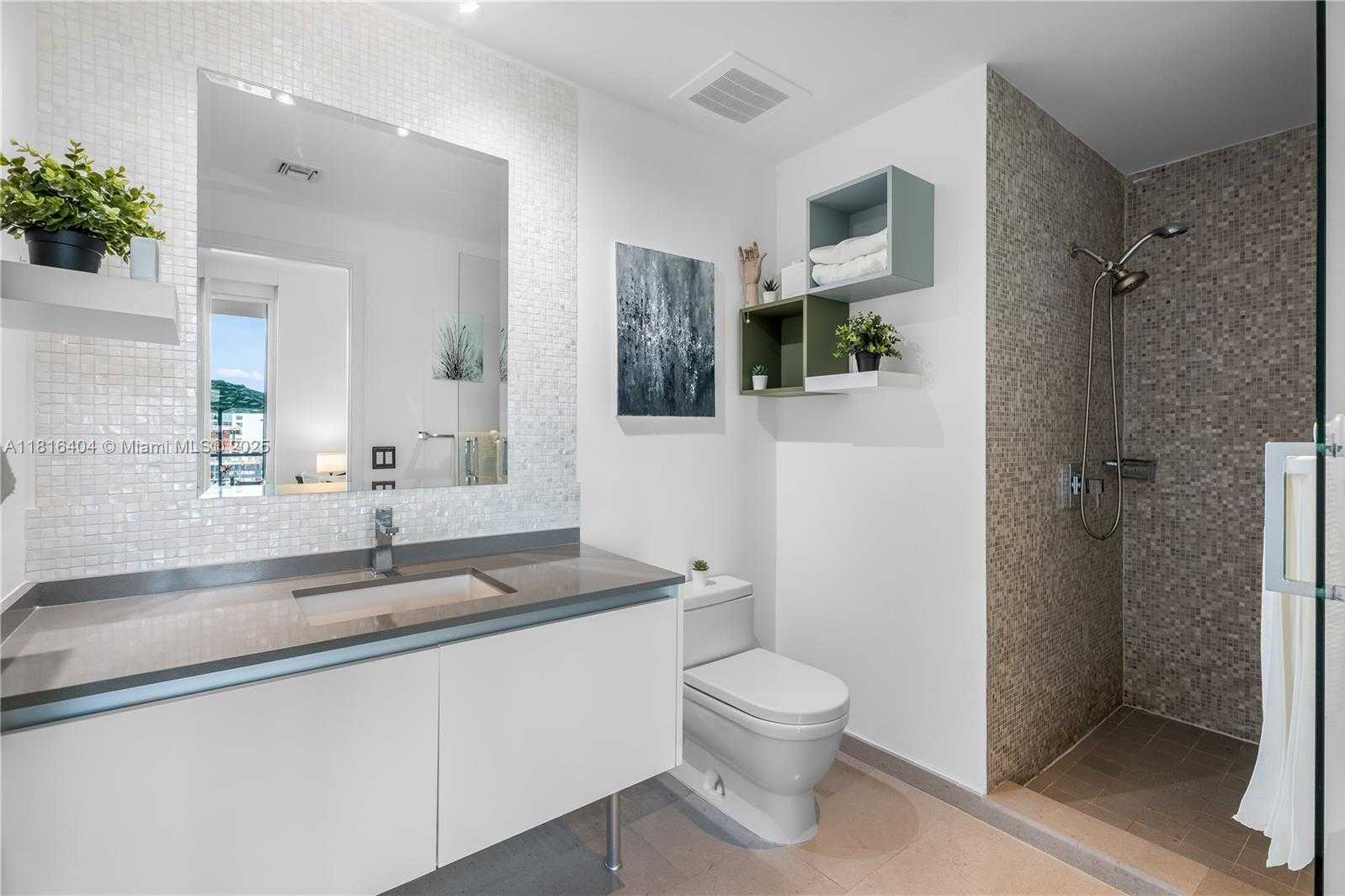 Small Image of 68 SOUTH EAST 6TH ST #1704, Miami Number 11