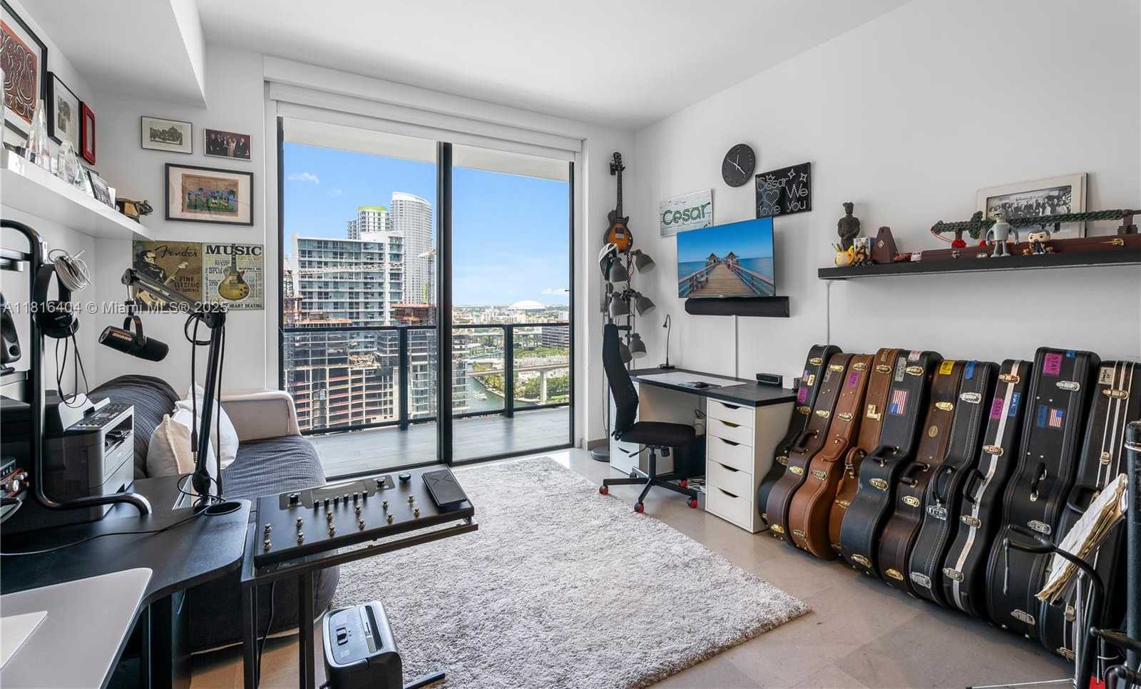 Small Image of 68 SOUTH EAST 6TH ST #1704, Miami Number 12