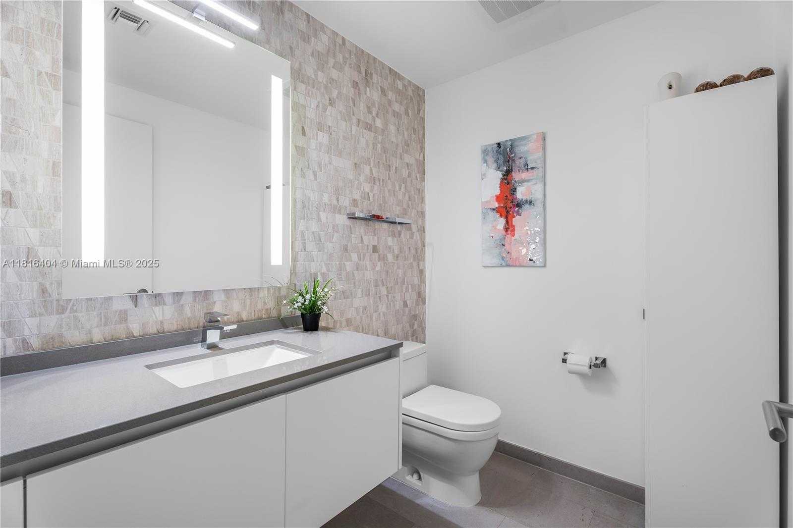 Small Image of 68 SOUTH EAST 6TH ST #1704, Miami Number 15