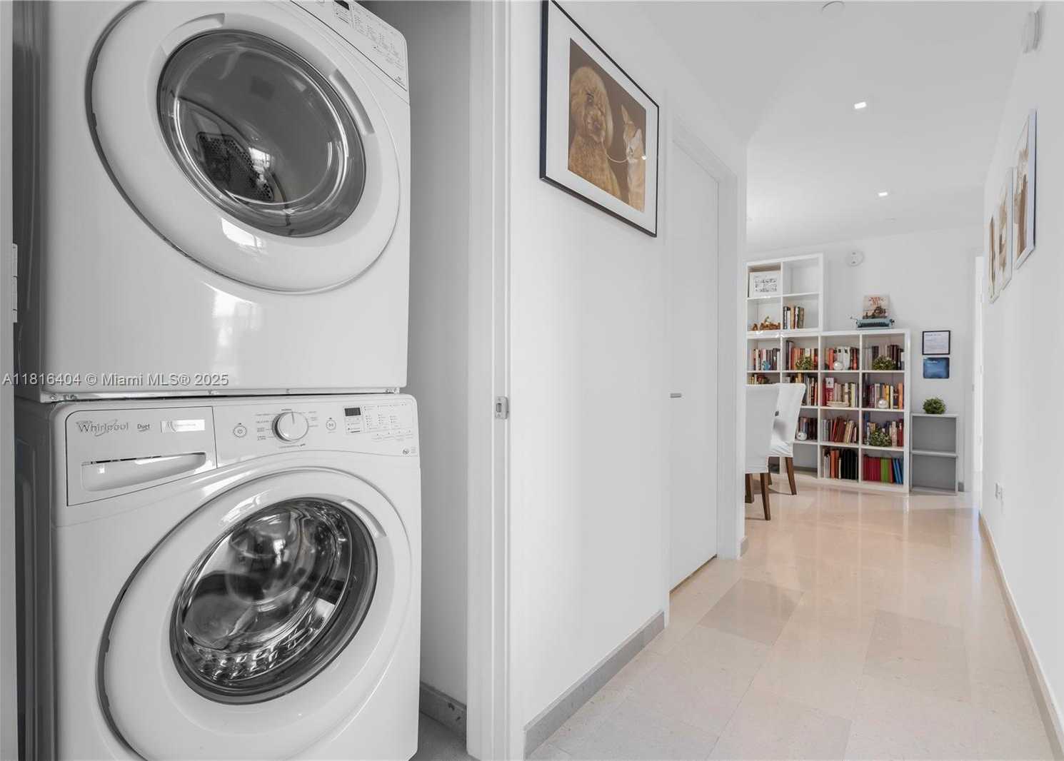 Small Image of 68 SOUTH EAST 6TH ST #1704, Miami Number 17