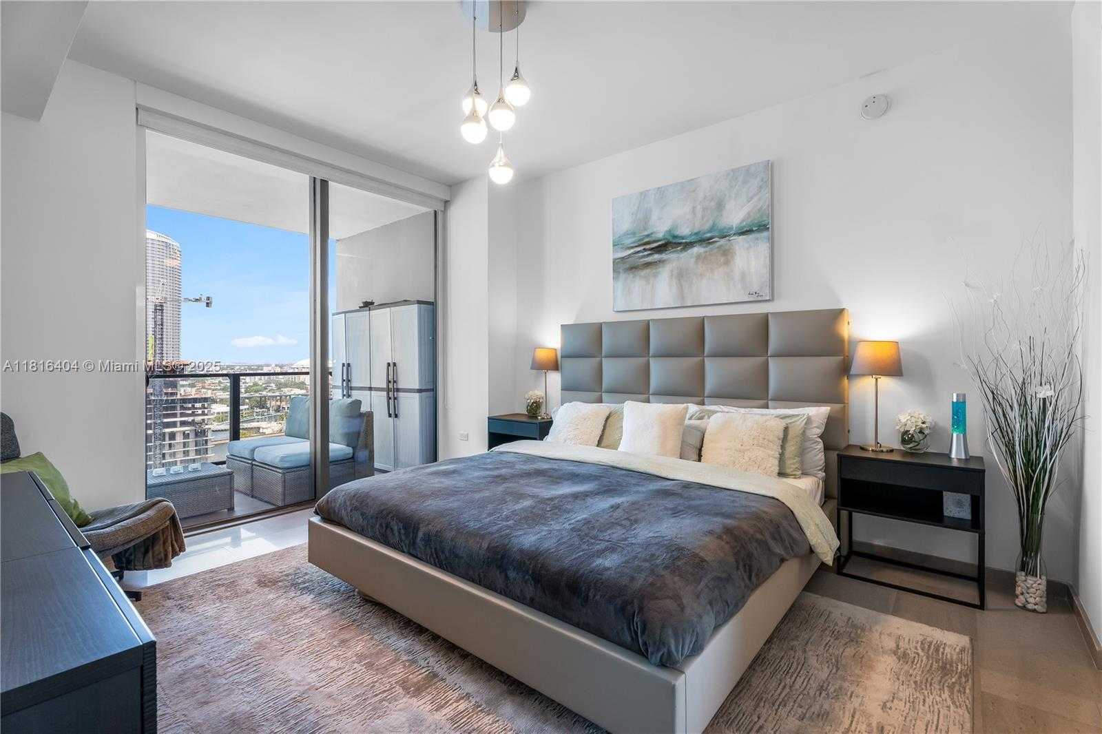 Small Image of 68 SOUTH EAST 6TH ST #1704, Miami Number 5