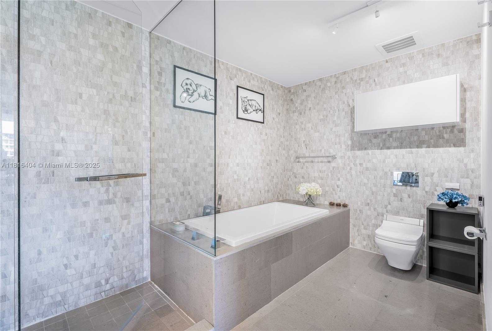 Small Image of 68 SOUTH EAST 6TH ST #1704, Miami Number 8