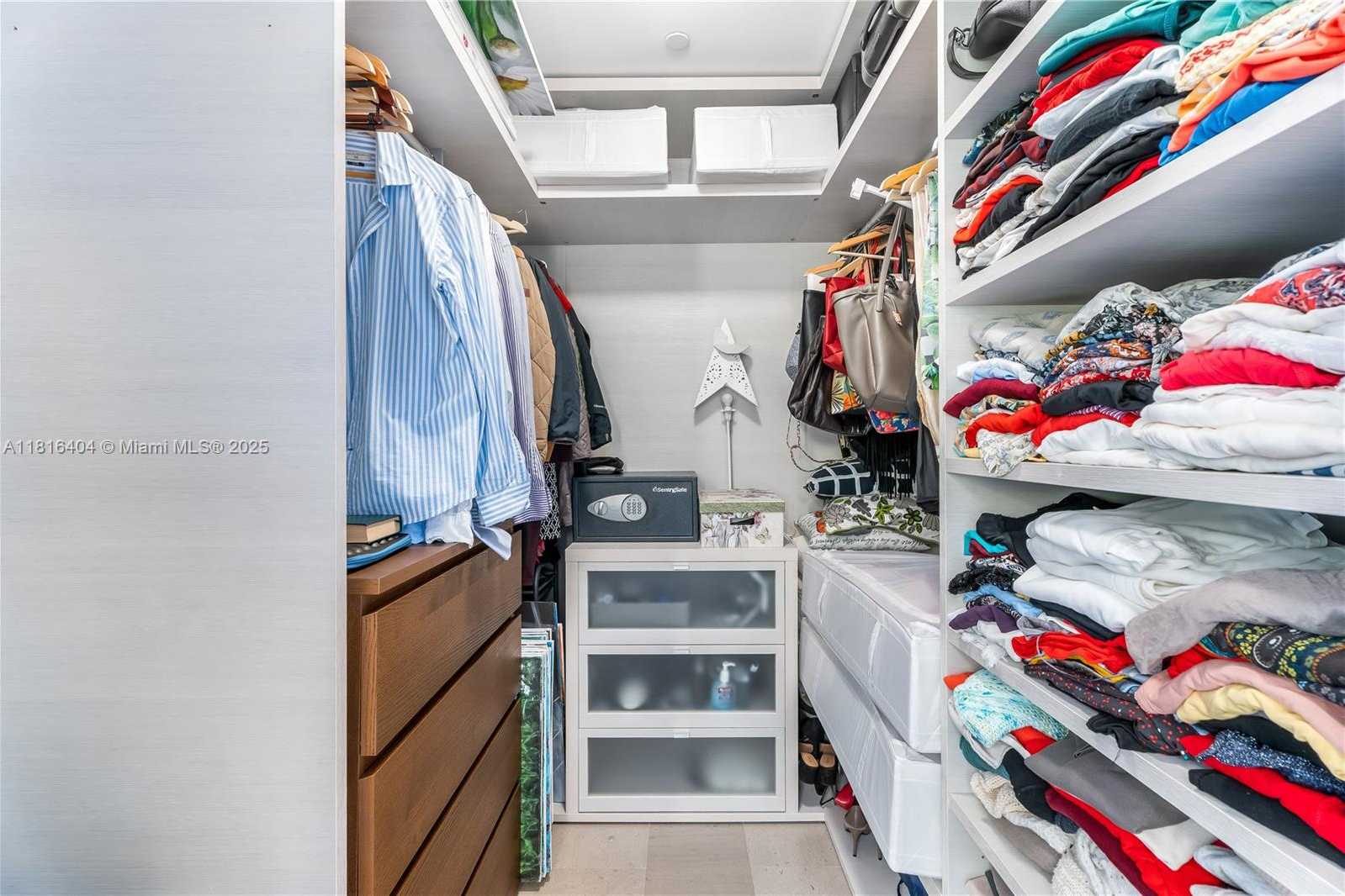 Small Image of 68 SOUTH EAST 6TH ST #1704, Miami Number 9