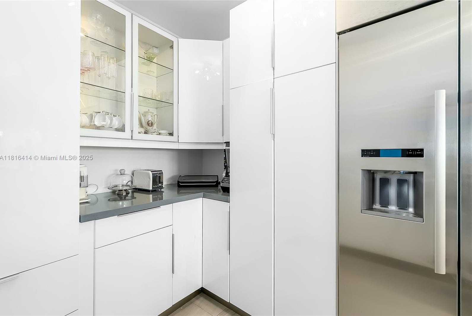 Small Image of 1800 SOUTH OCEAN DR #2208, Hallandale Beach Number 12