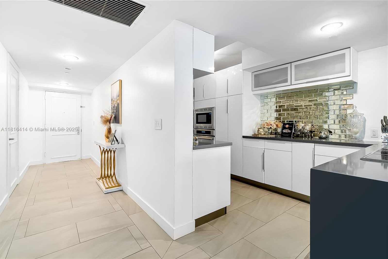 Small Image of 1800 SOUTH OCEAN DR #2208, Hallandale Beach Number 2