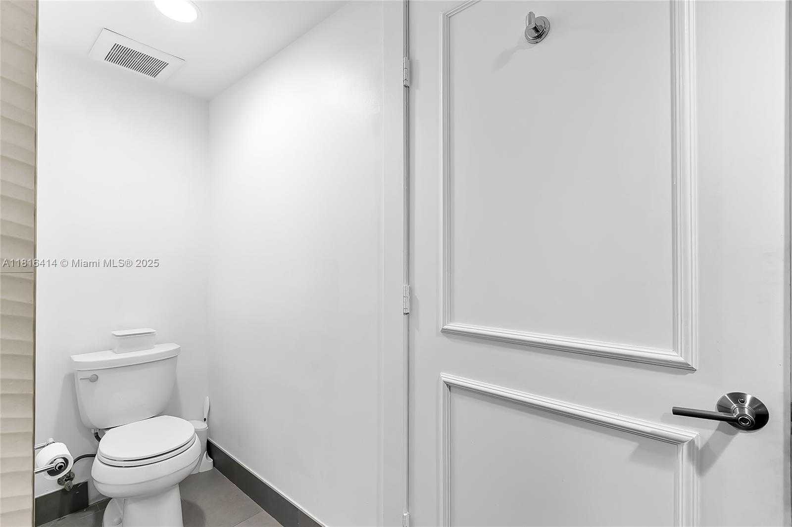 Small Image of 1800 SOUTH OCEAN DR #2208, Hallandale Beach Number 35