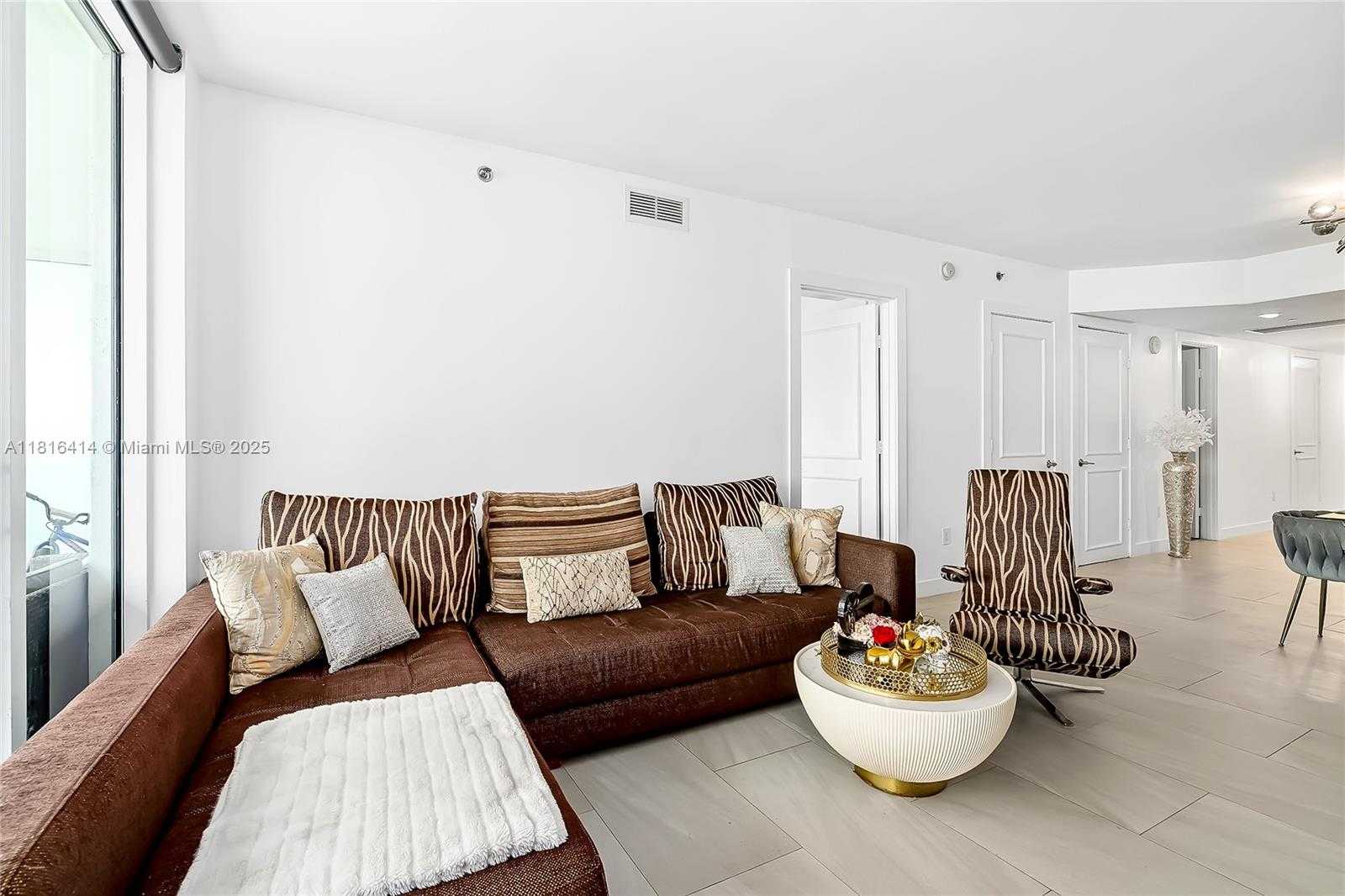 Small Image of 1800 SOUTH OCEAN DR #2208, Hallandale Beach Number 7