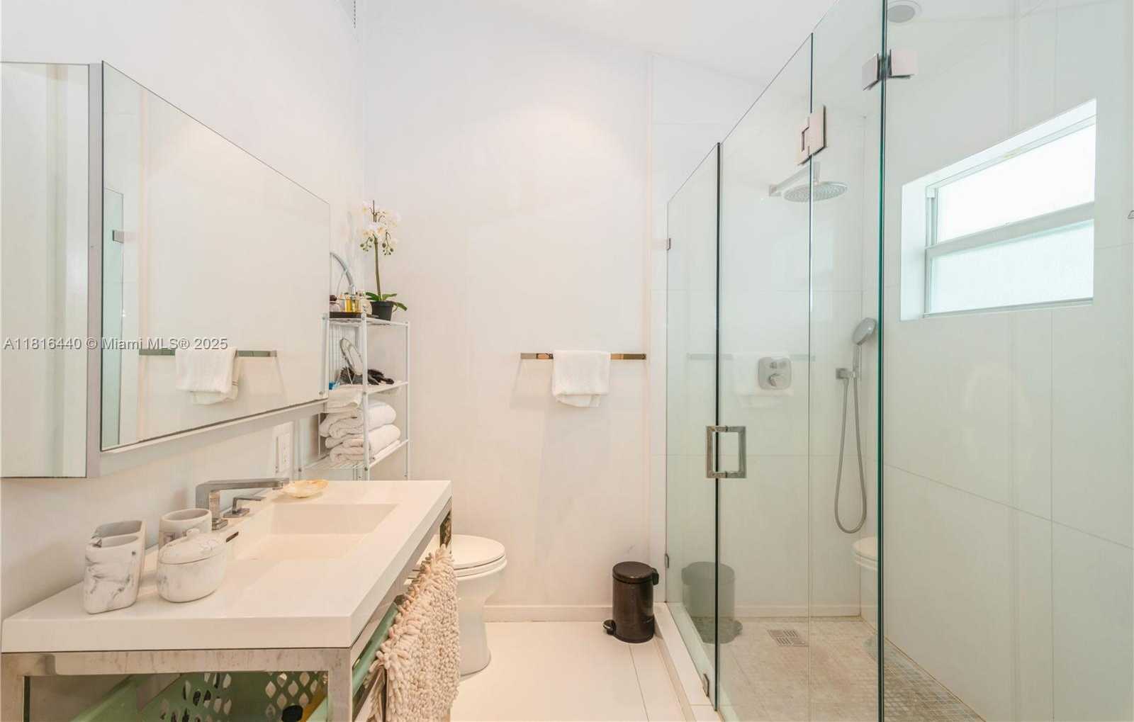 Small Image of 798 CRANDON BLVD #55-B, Key Biscayne Number 2