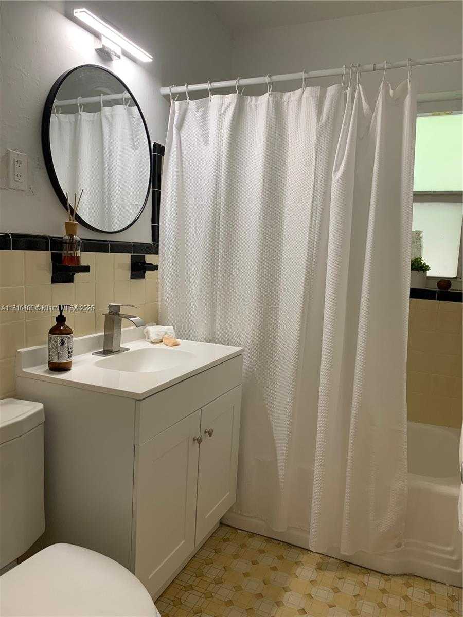 Small Image of 723 NE 91st St, Miami Shores, FL 33138, USA Number 10