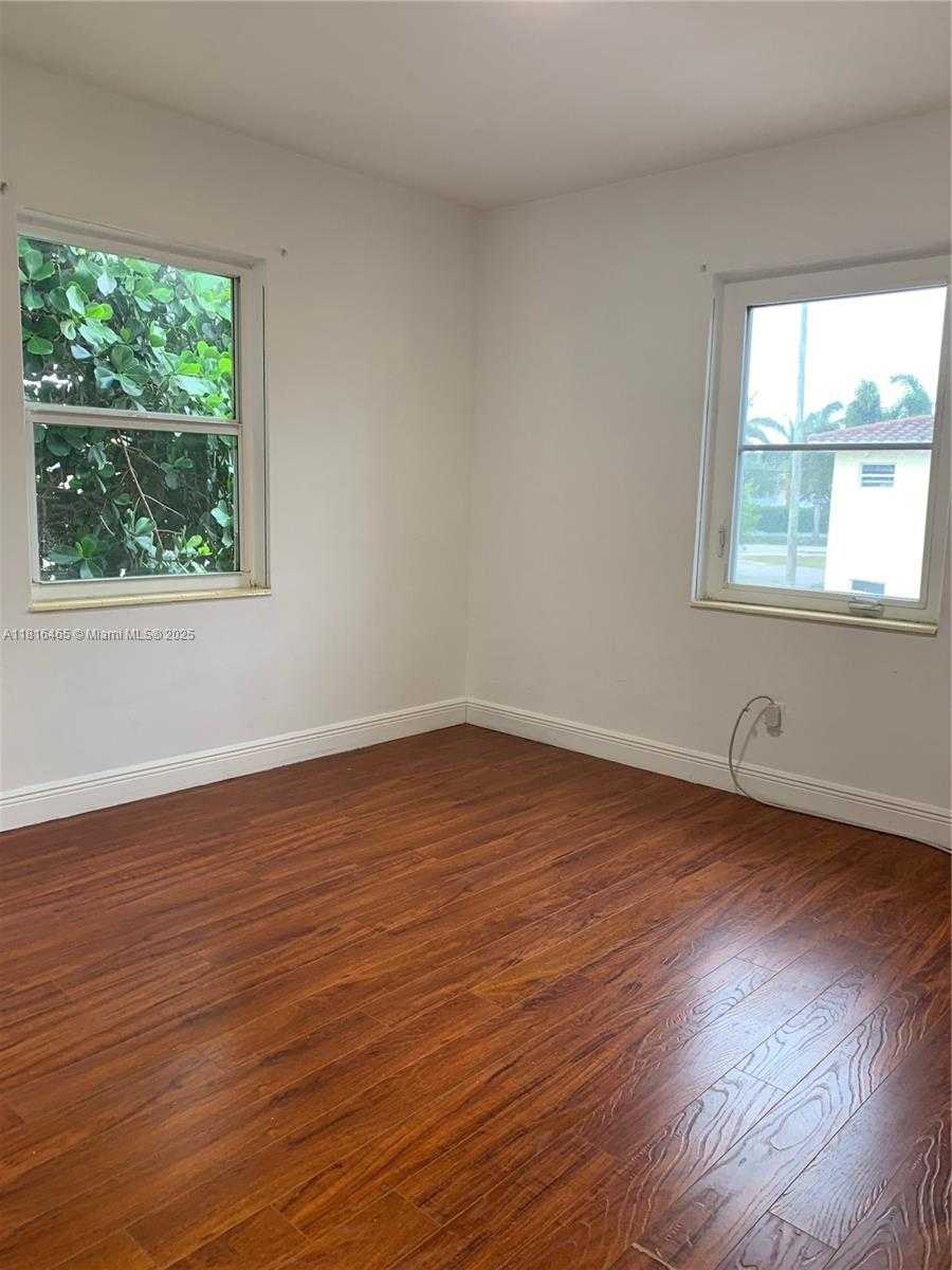 Small Image of 723 NE 91st St, Miami Shores, FL 33138, USA Number 11
