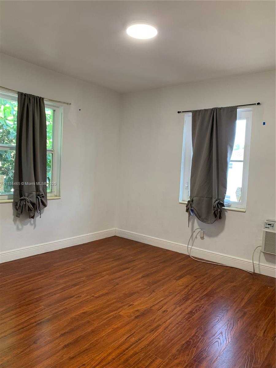 Small Image of 723 NE 91st St, Miami Shores, FL 33138, USA Number 12