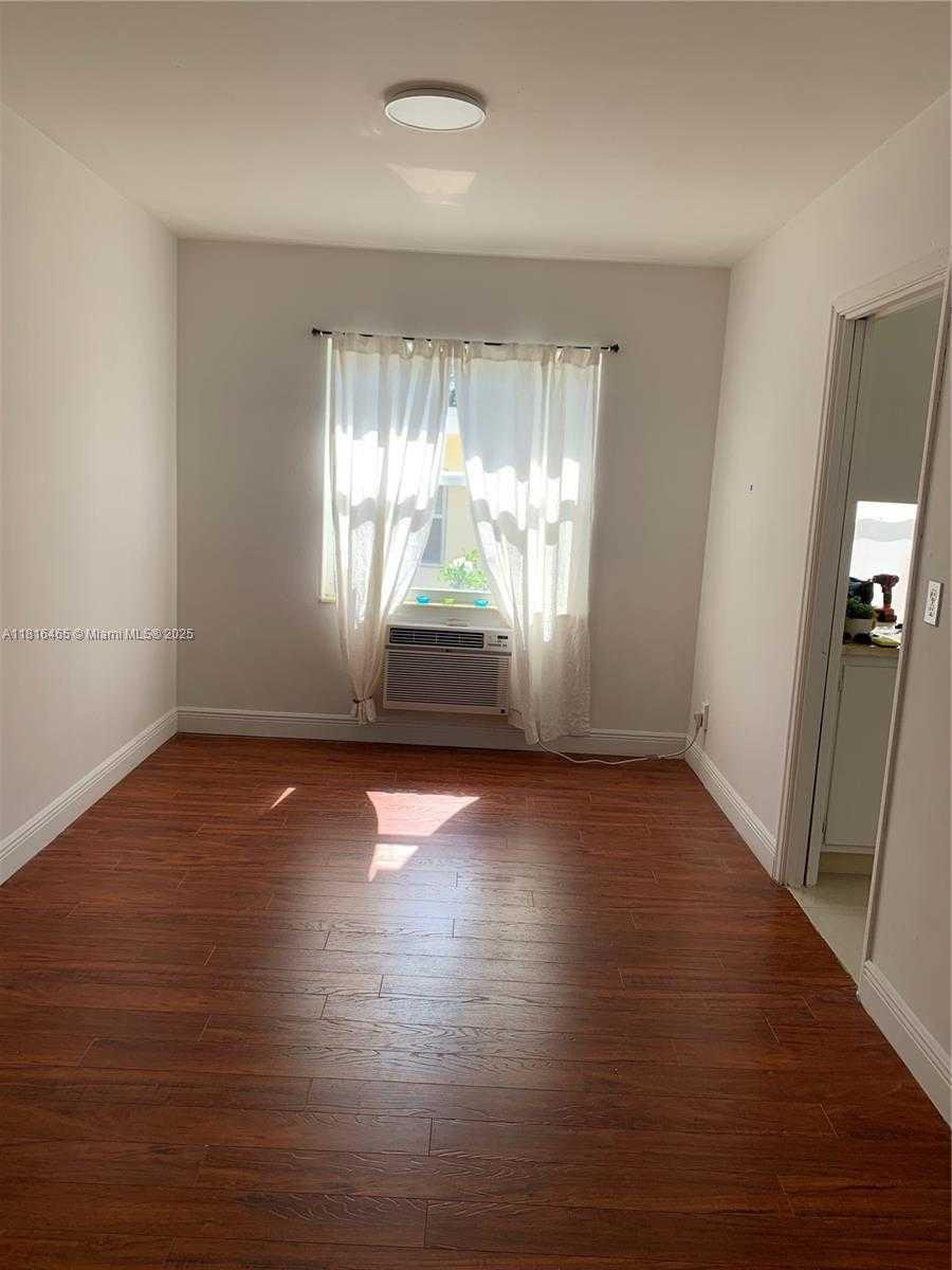 Small Image of 723 NE 91st St, Miami Shores, FL 33138, USA Number 3