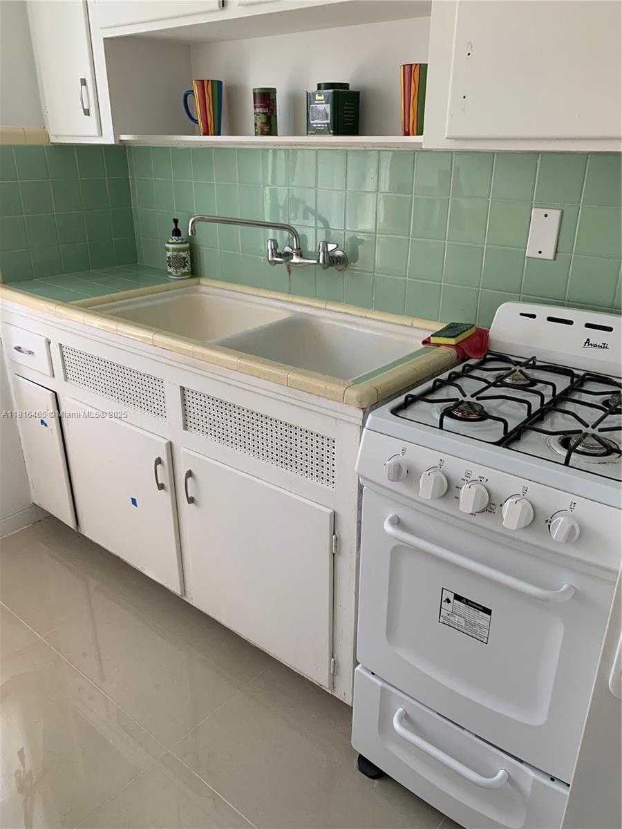 Small Image of 723 NE 91st St, Miami Shores, FL 33138, USA Number 7