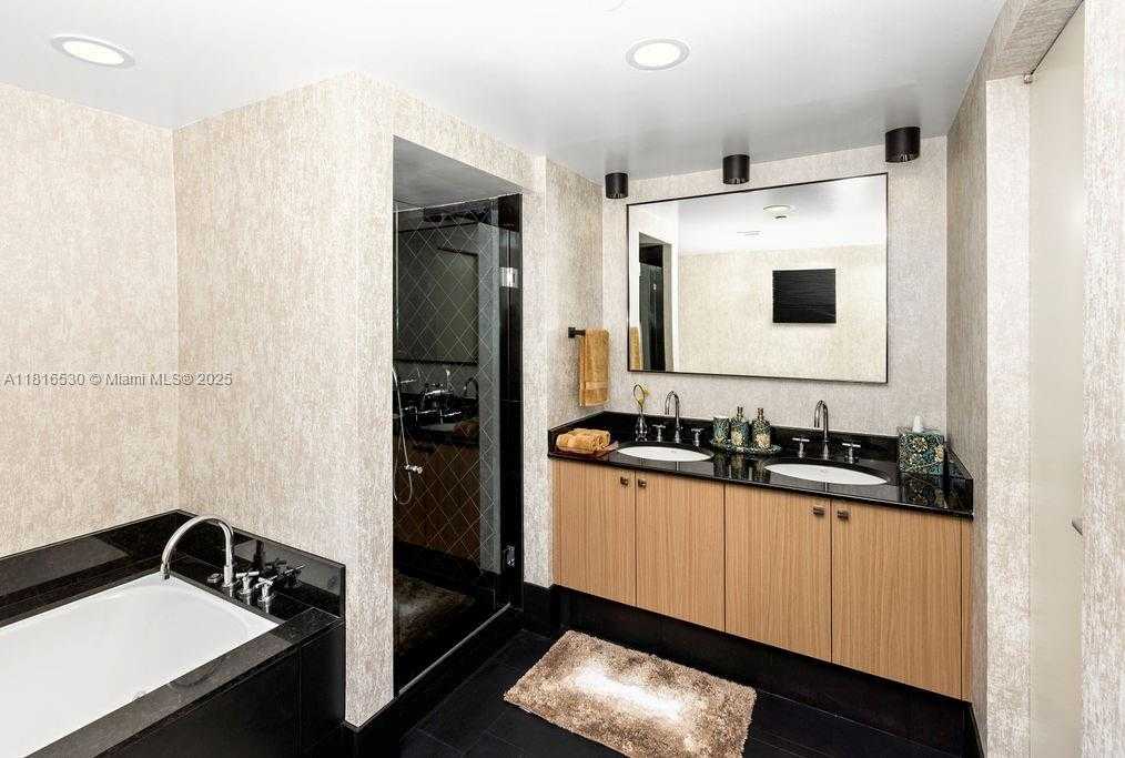 Small Image of 101 20 #2802/2804, Miami Beach Number 10