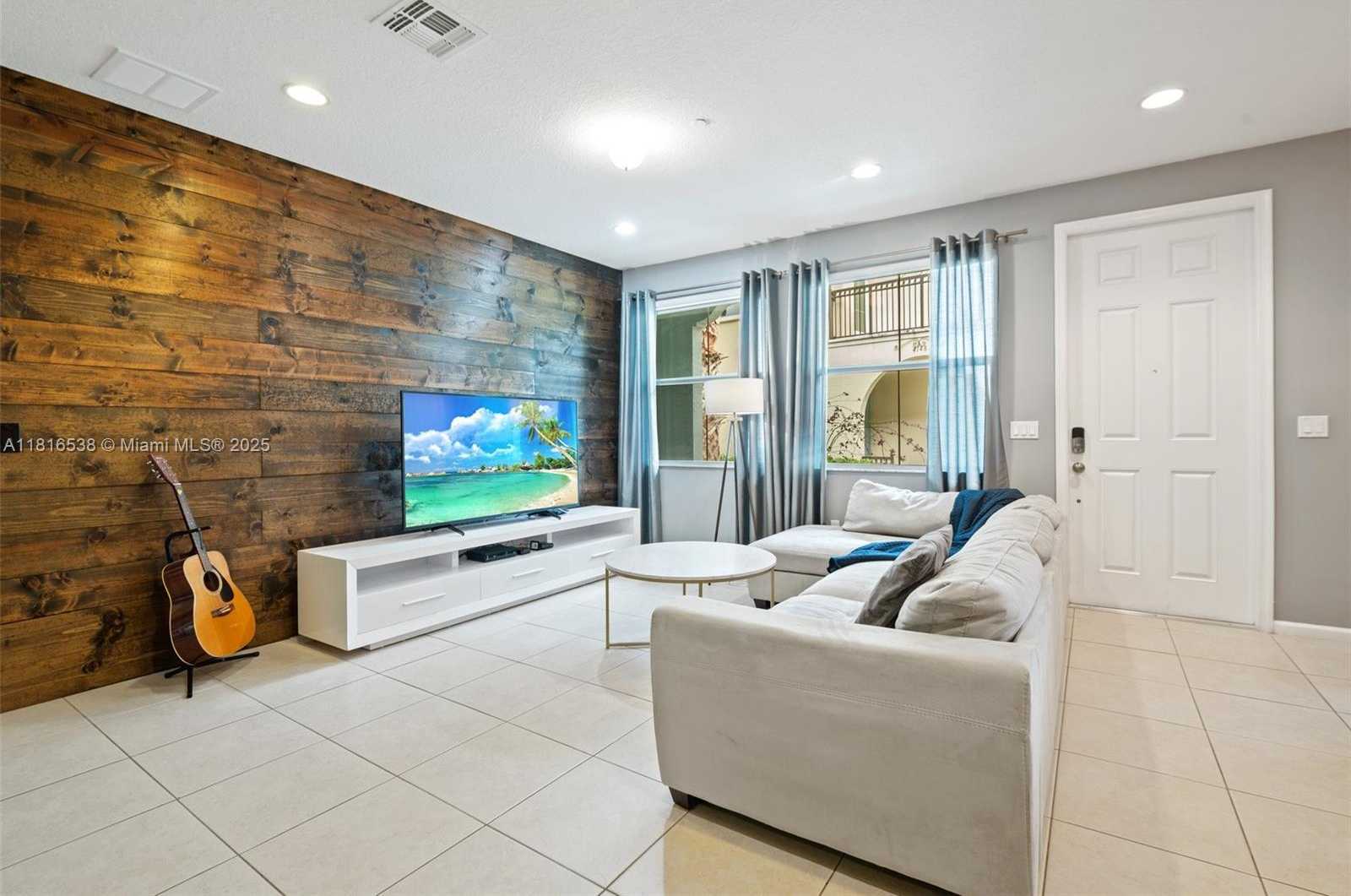 Small Image of 4164 CASCADA CIR, Cooper City Number 2