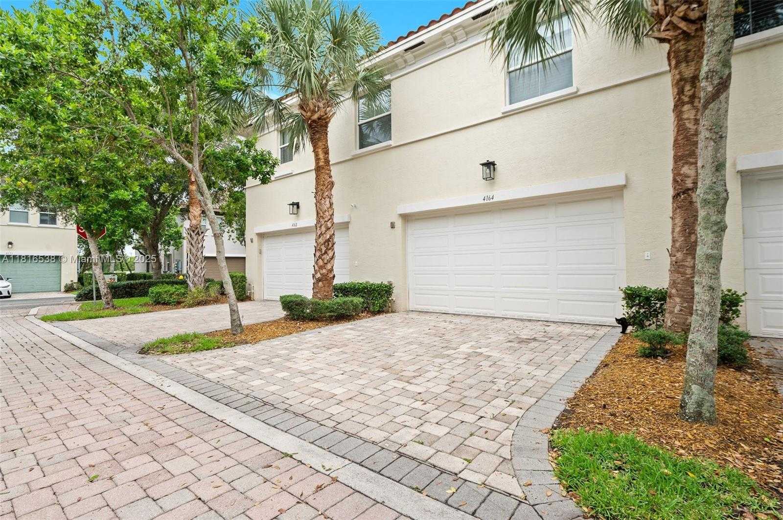 Small Image of 4164 CASCADA CIR, Cooper City Number 25
