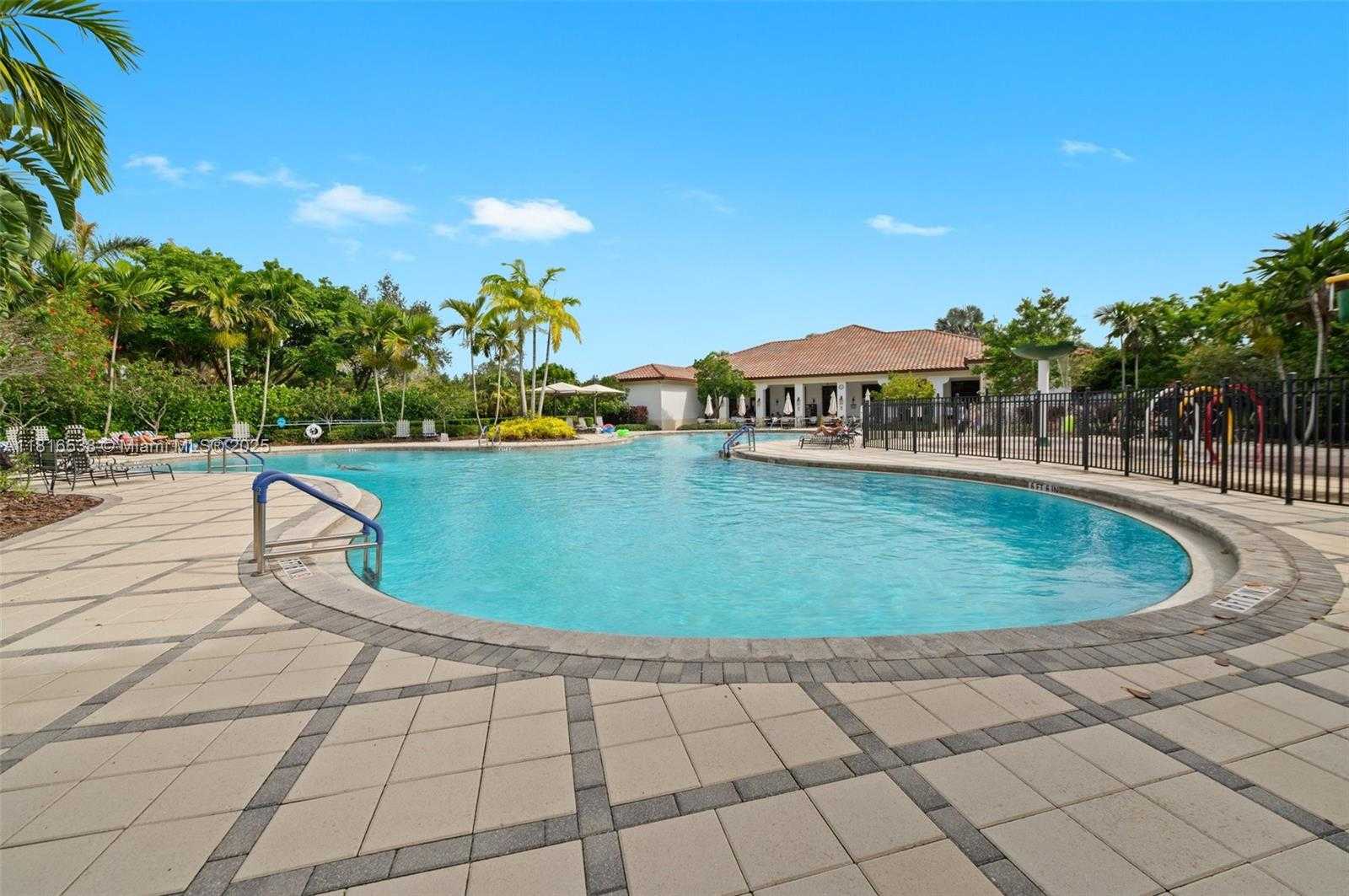 Small Image of 4164 CASCADA CIR, Cooper City Number 27