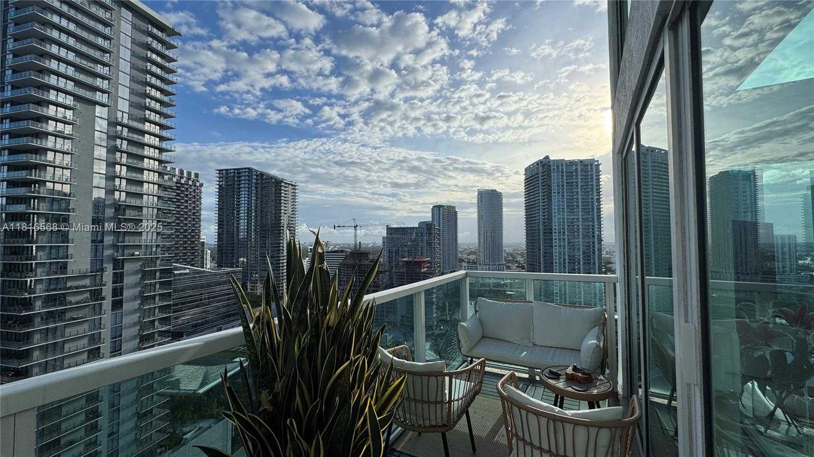 Small Image of 41 SOUTH EAST 5TH ST #1716, Miami Number 16