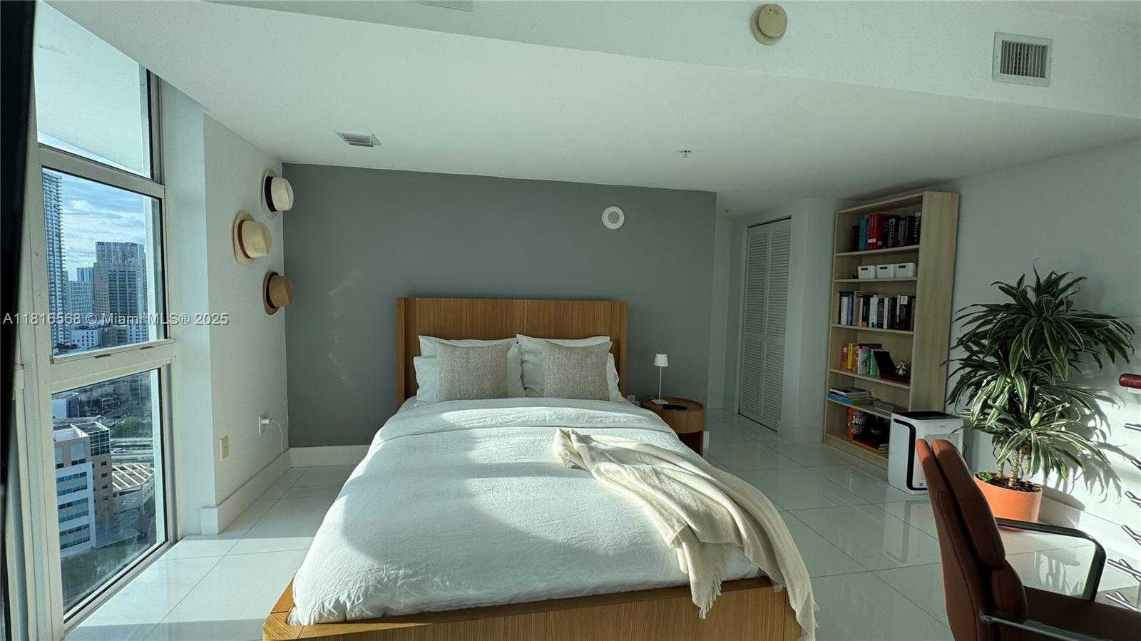 Small Image of 41 SOUTH EAST 5TH ST #1716, Miami Number 22