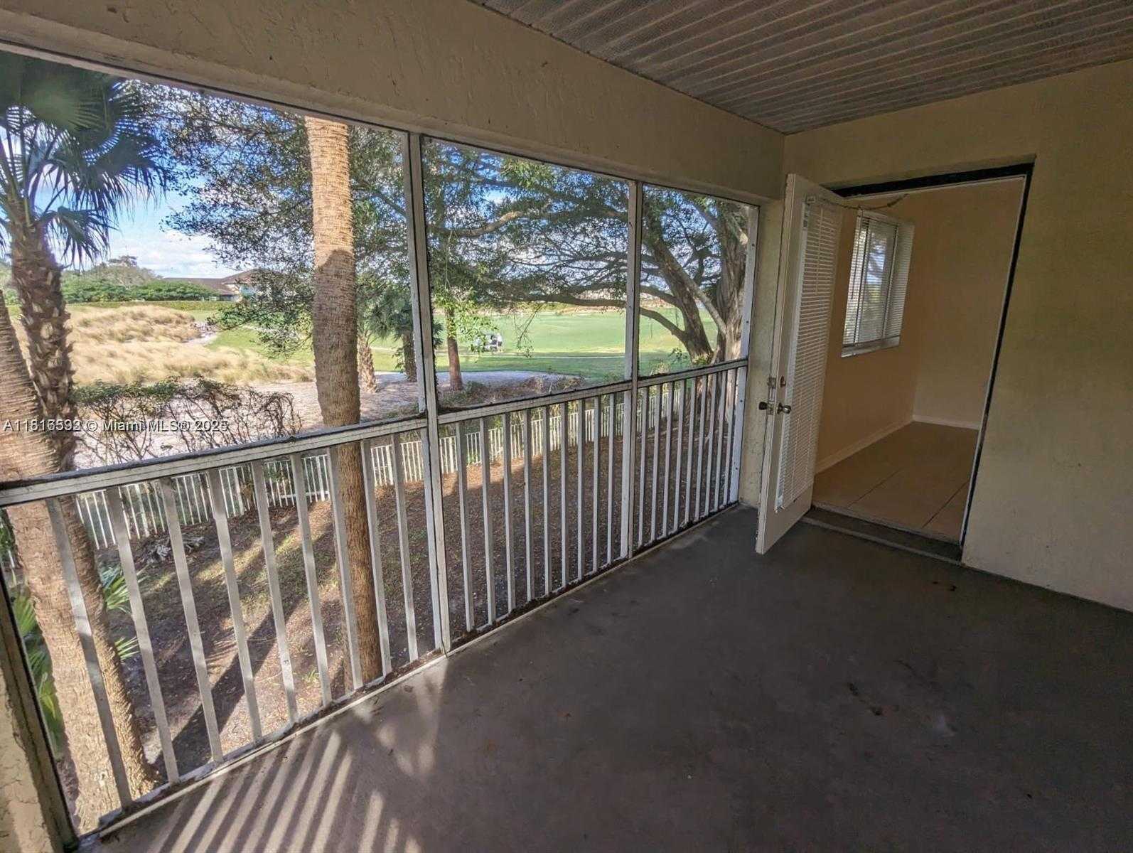 Small Image of 15201 GLENMOOR DR #15201, West Palm Beach Number 11