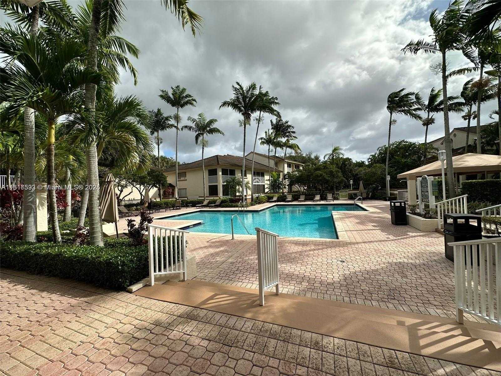 Small Image of 15201 GLENMOOR DR #15201, West Palm Beach Number 19