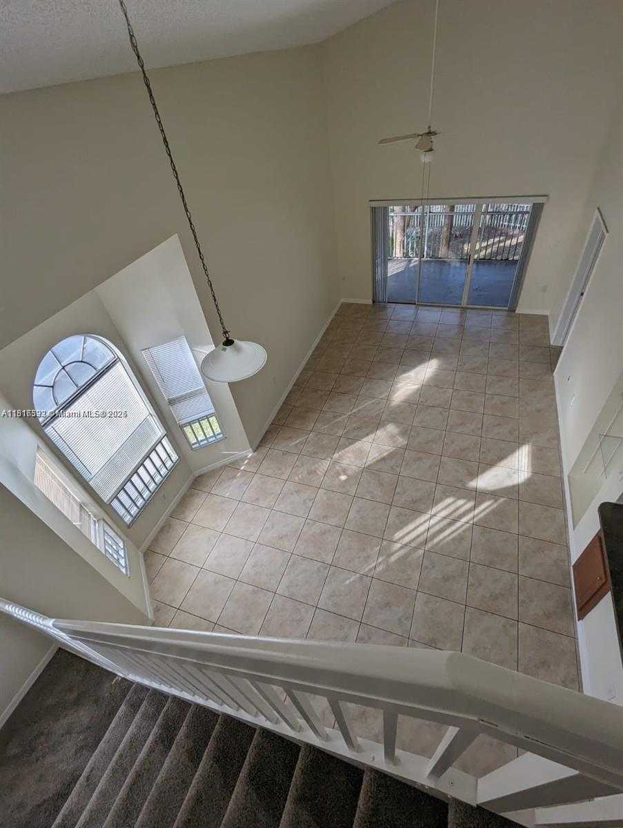 Small Image of 15201 GLENMOOR DR #15201, West Palm Beach Number 2