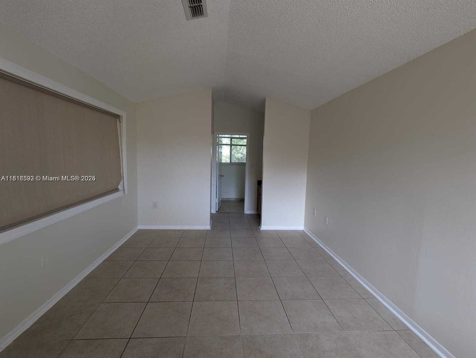 Small Image of 15201 GLENMOOR DR #15201, West Palm Beach Number 4