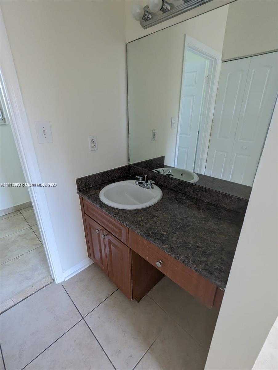 Small Image of 15201 GLENMOOR DR #15201, West Palm Beach Number 6