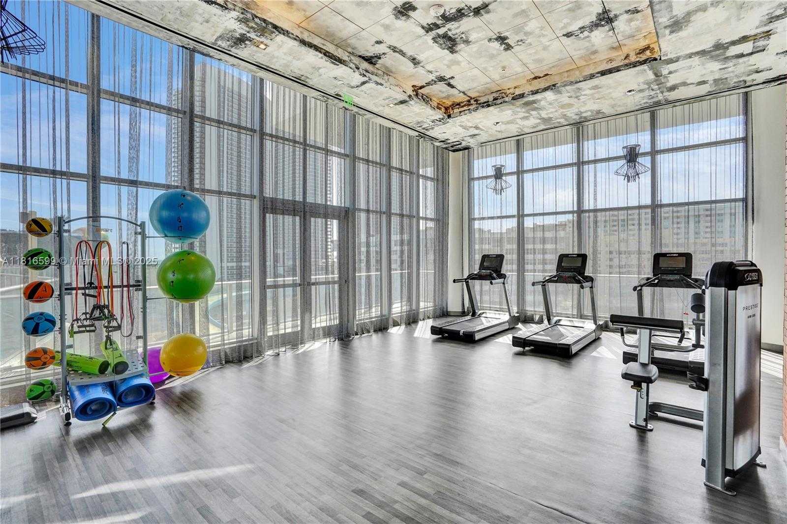 Small Image of 4010 SOUTH OCEAN DR #R1605, Hollywood Number 36