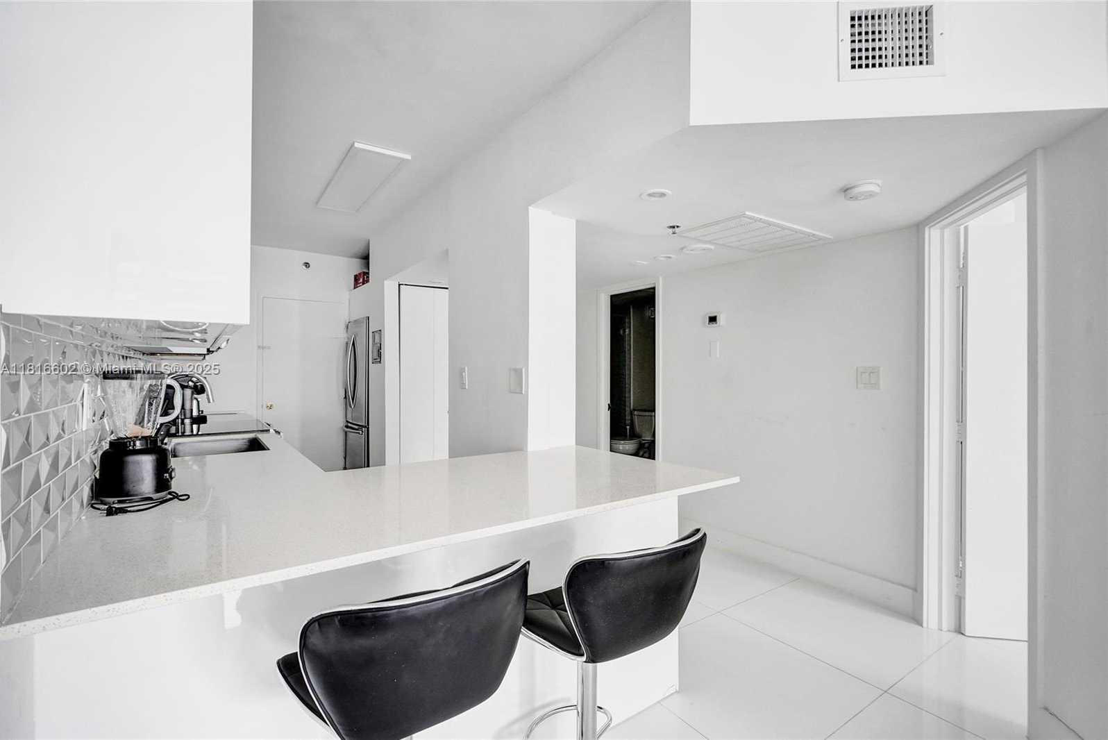 Small Image of 100 LINCOLN RD #927, Miami Beach Number 12