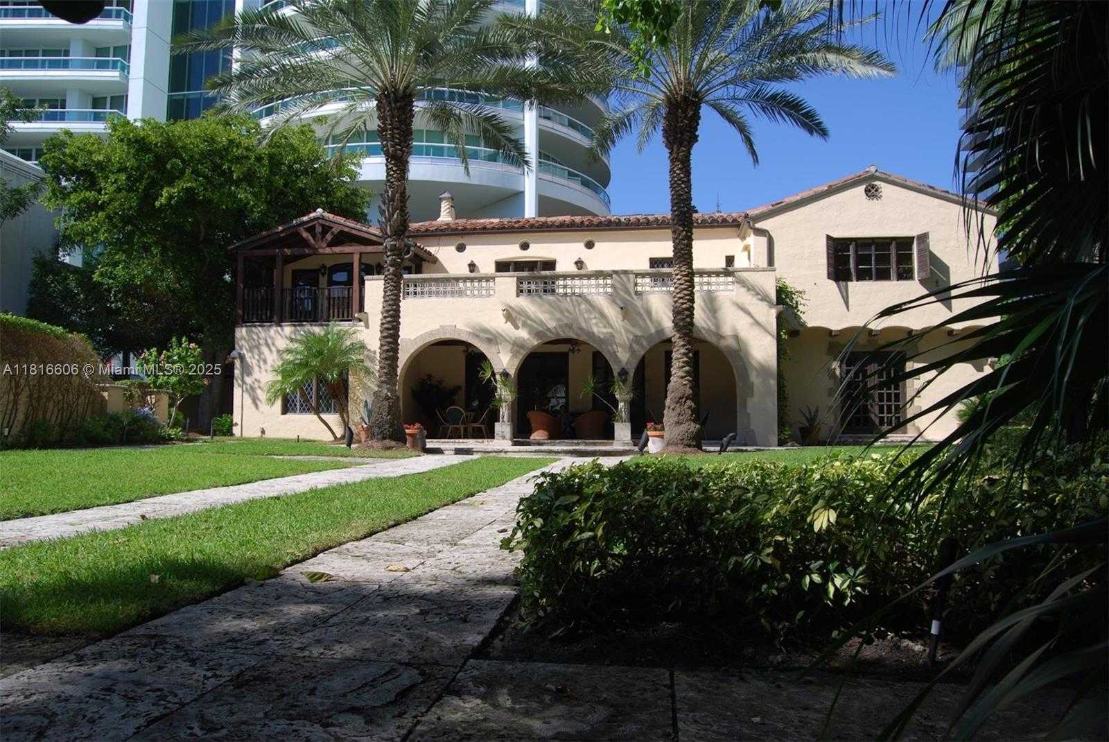 Small Image of 1643 BRICKELL AVE #1004, Miami Number 6