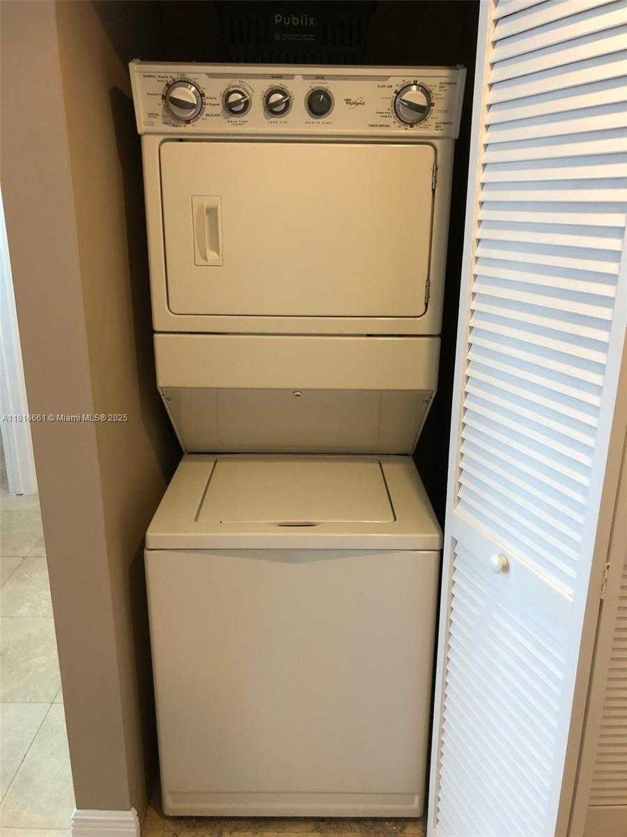 Small Image of 4100 SALZEDO ST #505, Coral Gables Number 15