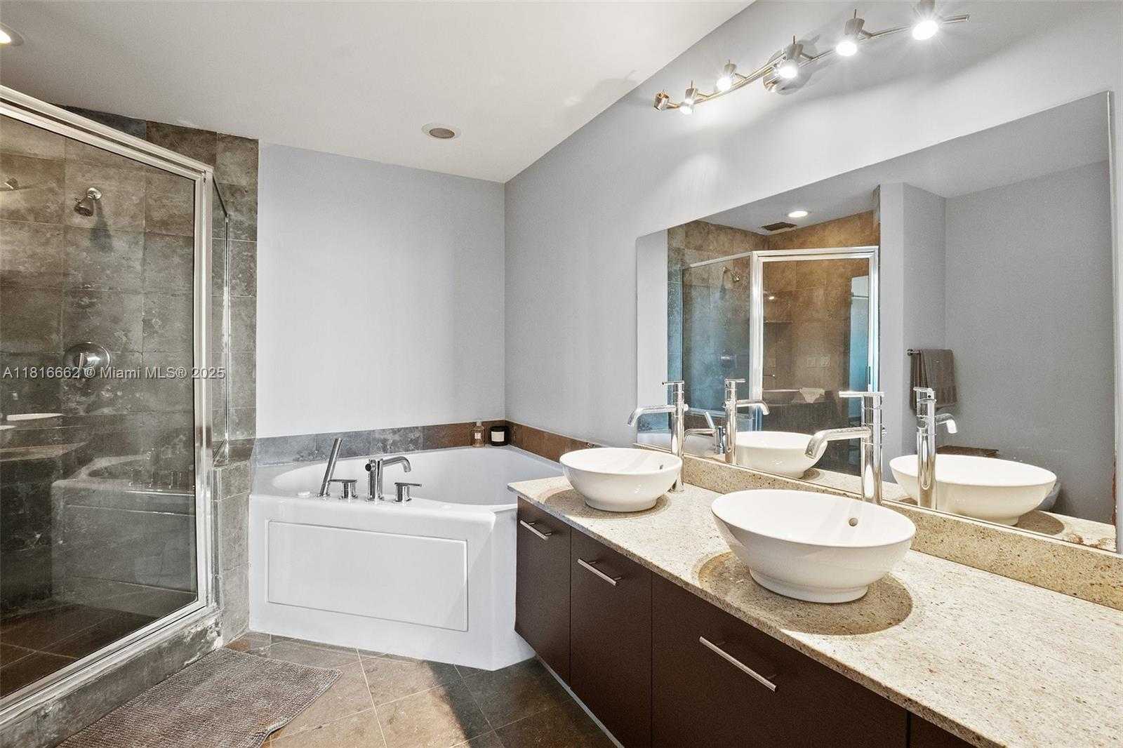 Small Image of 3029 NORTH EAST 188TH ST #821, Aventura Number 19