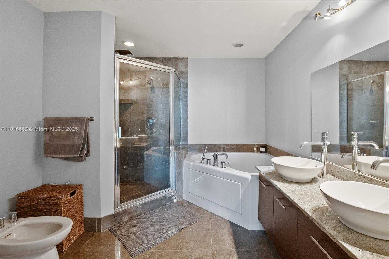 Small Image of 3029 NORTH EAST 188TH ST #821, Aventura Number 20