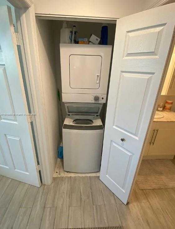 Small Image of 275 NORTH EAST 18TH ST #402, Miami Number 12