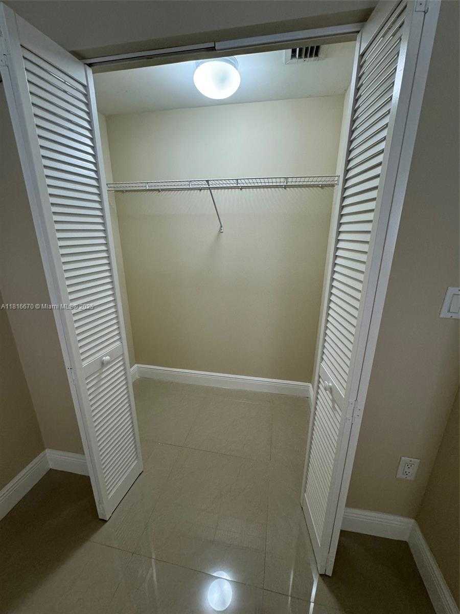 Small Image of 4100 SALZEDO ST #910, Coral Gables Number 13