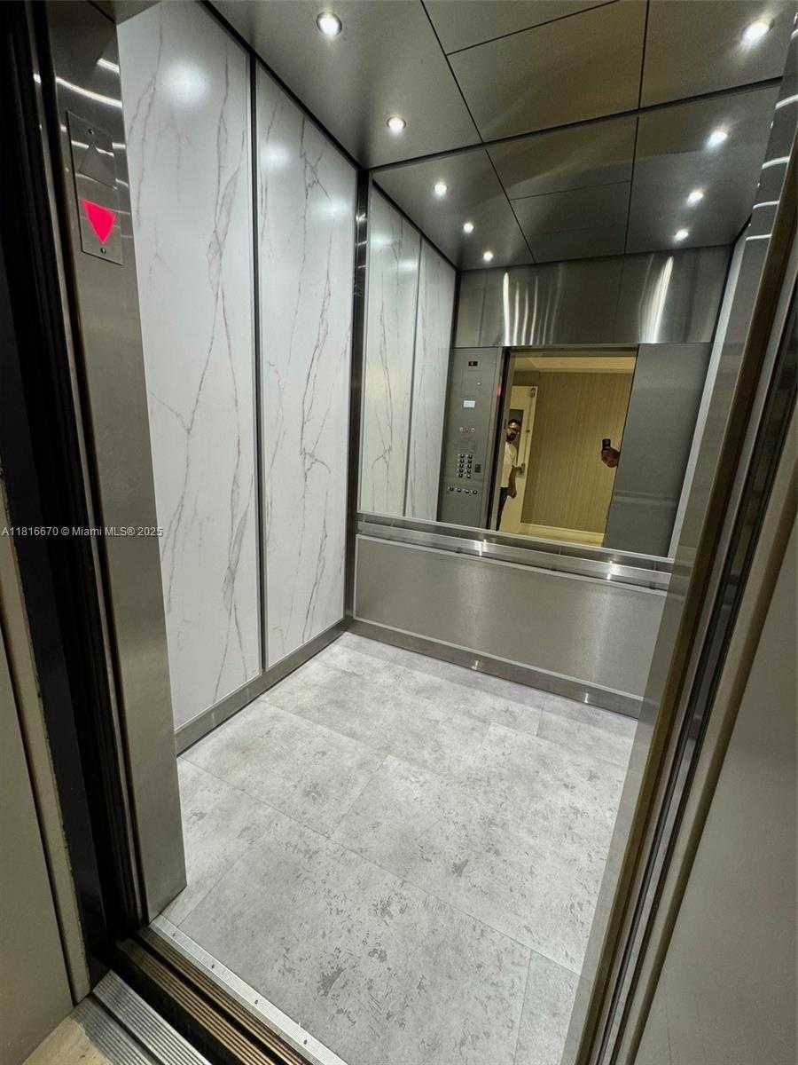 Small Image of 4100 SALZEDO ST #910, Coral Gables Number 20