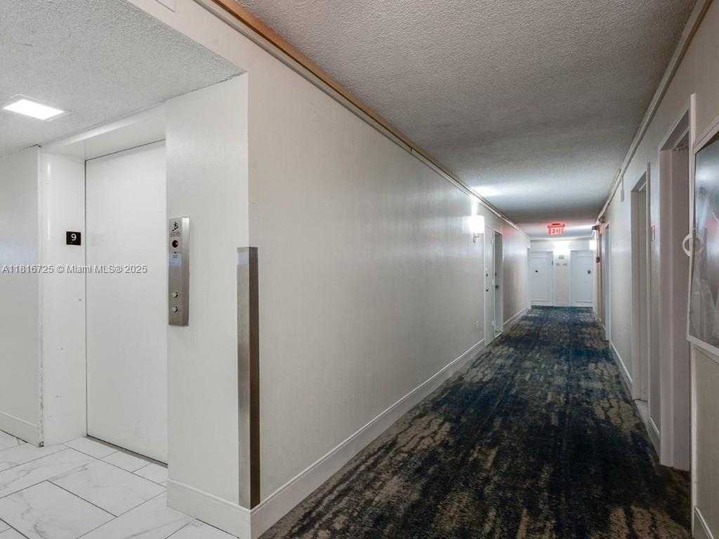 Small Image of 18051 BISCAYNE BLVD #1403, Aventura Number 10