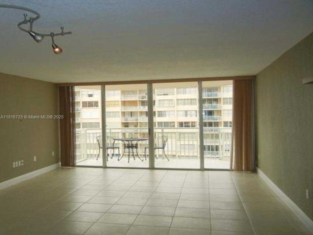 Small Image of 18051 BISCAYNE BLVD #1403, Aventura Number 11