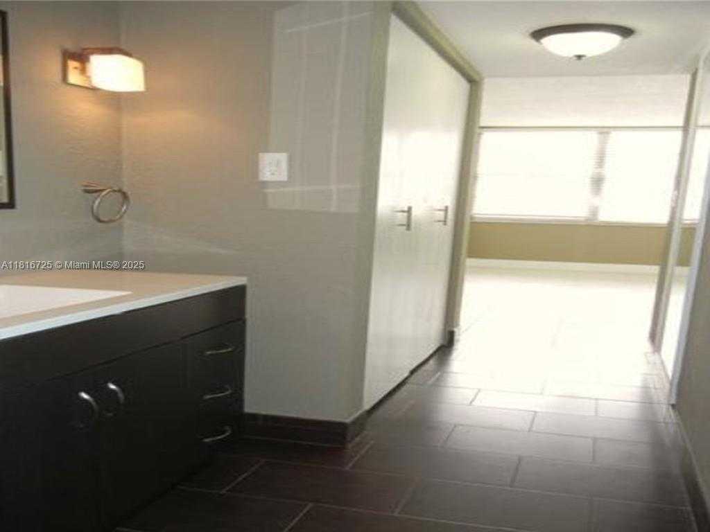 Small Image of 18051 BISCAYNE BLVD #1403, Aventura Number 16